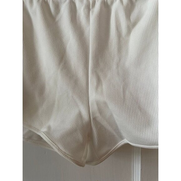SHEIN curve women’s size 2x-large white shorts - Picture 3 of 7